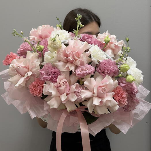 Корзина французские розы, маттиола, эустома, диантусы 🌸 девушке/ любимой/ маме/ коллеге/ подруге