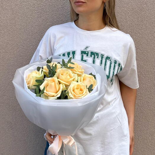 7 кремовых роз🦒