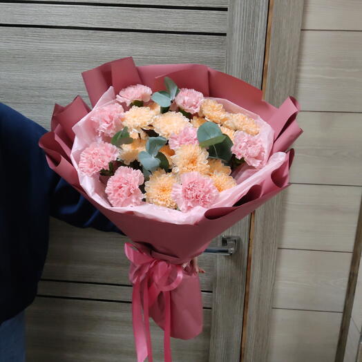 Нежный букет с диантусами