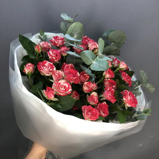 Яркие кустовые розы с эвкалиптом🌺☘️🌸☘️🌸