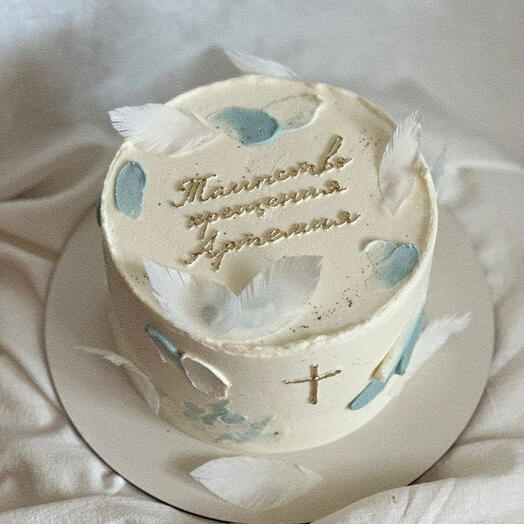 Тортик на крещение с крестиком и пёрышками