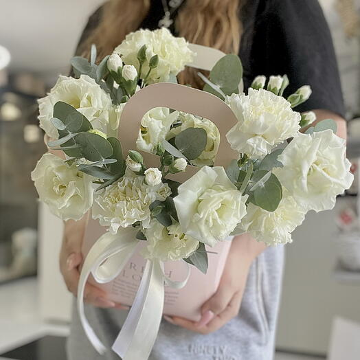 Нежная композиция в сумочке🤍🌸