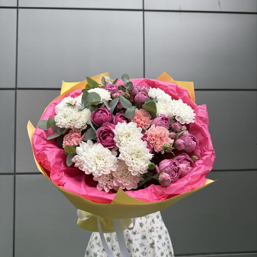 Букет «Лето 💞🌼» из пион роз сорта Мисти Баблс , хризантем и диантусов 💞