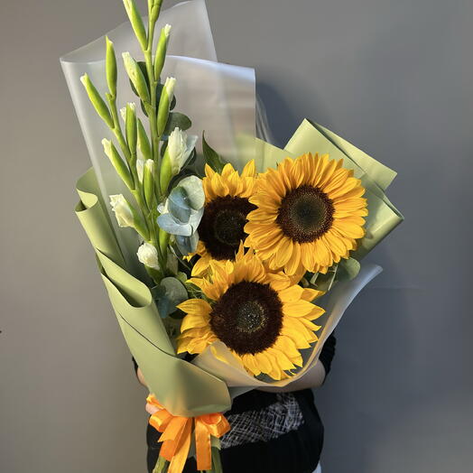 Сезонный букет с подсолнухами и гладиолусами🌻🌿🤍