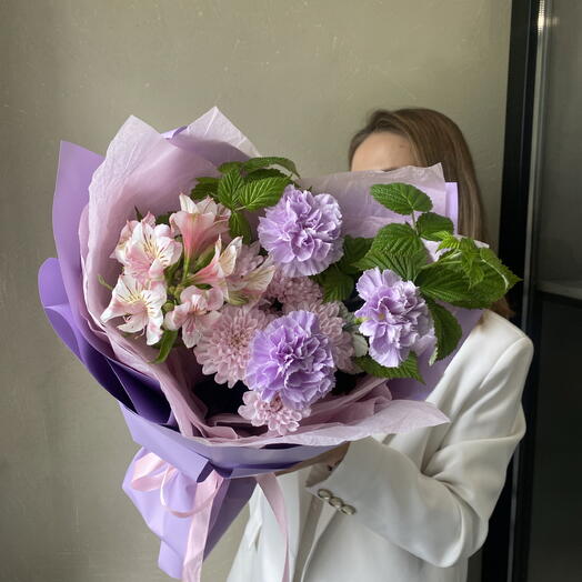 Букет комплимент в сиреневой гамме