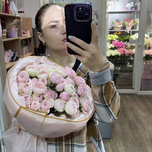 Монобукет кустовых роз 13 шт