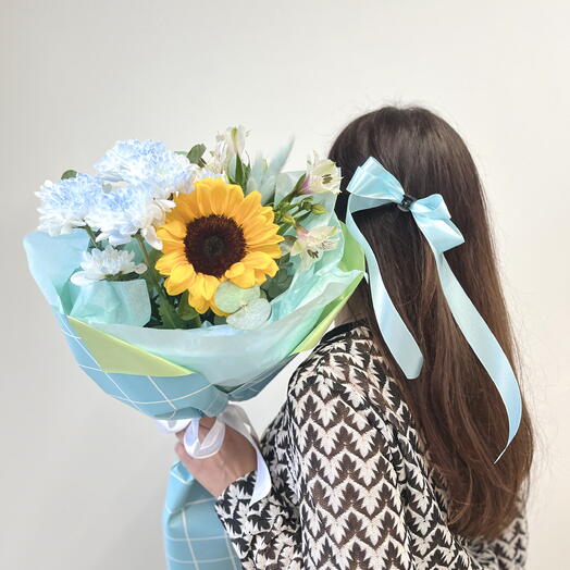 Букет с подсолнухом 🌻, хризантемой, альстромерией, лагурусом (D1516)