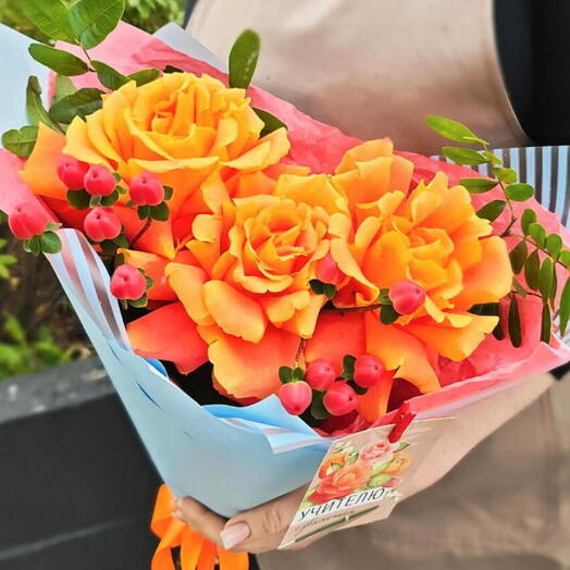 Солнечный комплимент с французскими розами 🧡