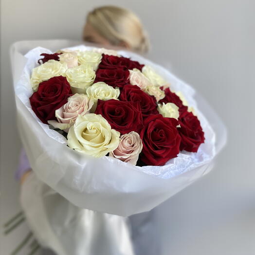 Букет из 31 разноцветной розы 🌹