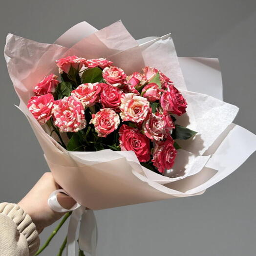 Букет -комплимент из кустовой розы 🌹