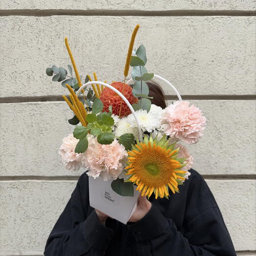Сумка с цветами от XOFLOWERS