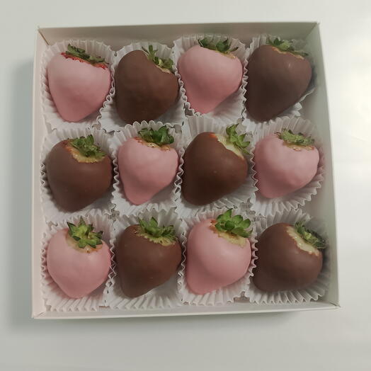 Клубника в шоколаде (молочный и клубничный шоколад, 12-16 ягод)