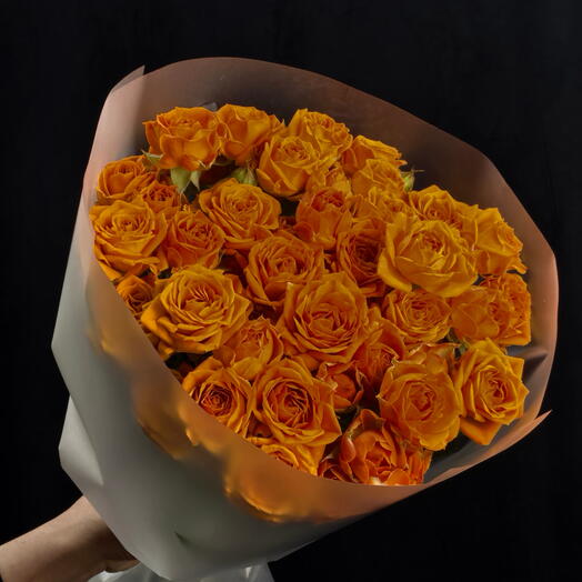 Моно букет с кустовыми оранжевыми розами🧡