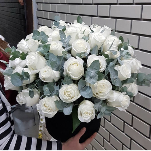 35 rosas Holandesas con eucalipto