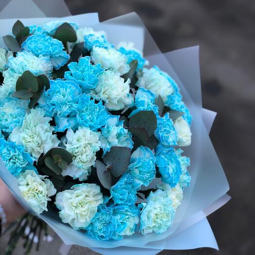 Bouquet of diathus with eucalyptus