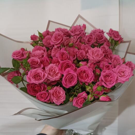 Bouquet of bush roses