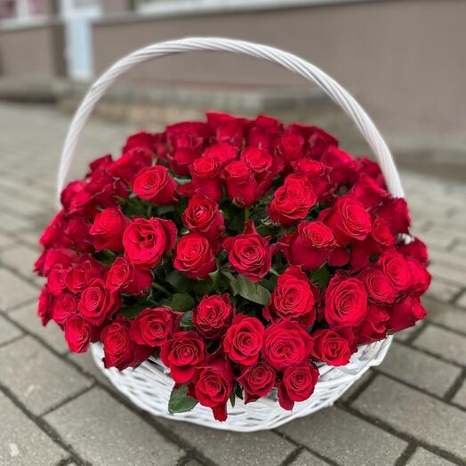 Корзина из 101 красной розы