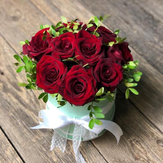 Arreglo de 9 rosas rojas en una Caja