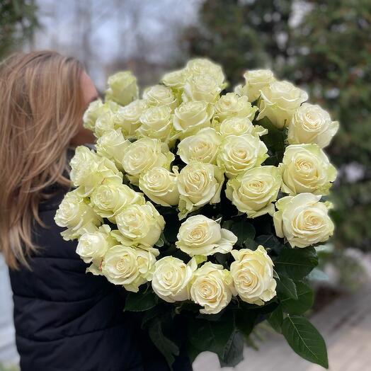 15 роз Мондиаль Эквадор 80 см