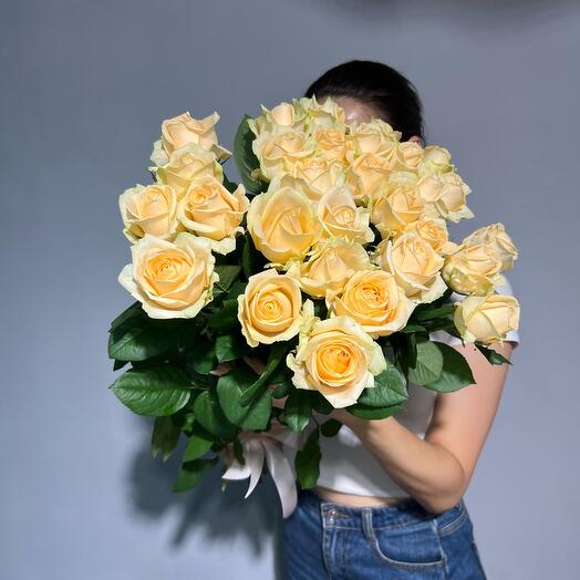Ramo de 29 rosas Elegantes debajo de la cinta