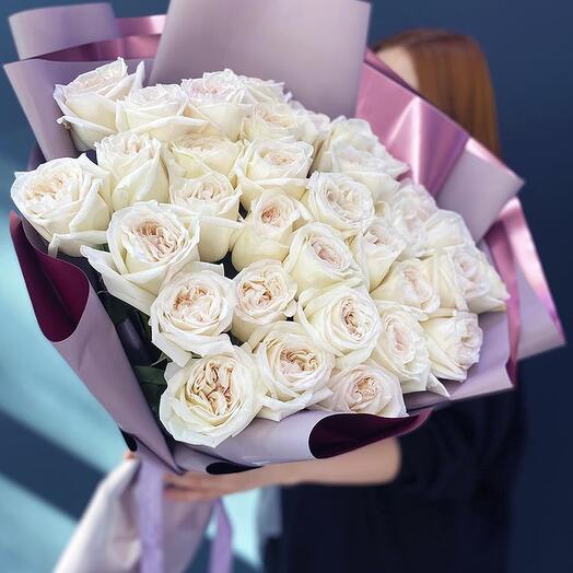 Ramo de 33 rosas en forma de peonía