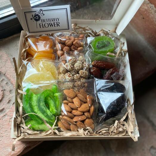 Дизайнерская коробка с орехами и сухофруктами Box "Тенерифе"