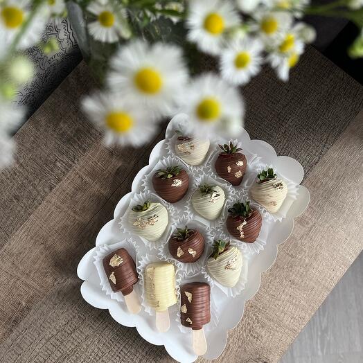 Клубника с бананом в шоколаде