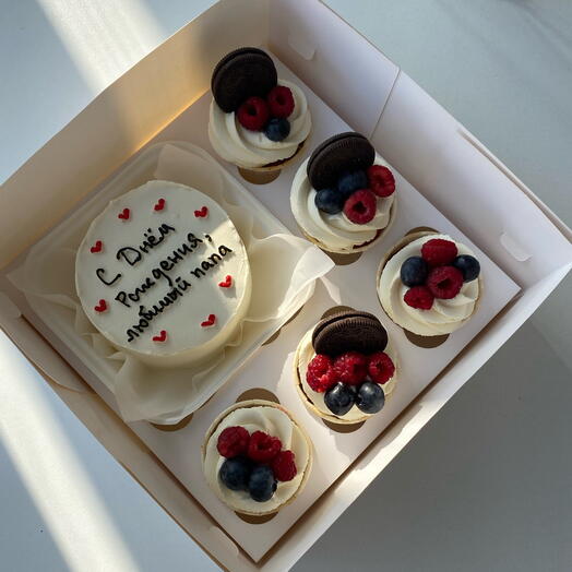 Подарочный наборчик из «бенто и 5 капкейков»