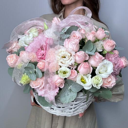 Cesta con rosa arbusto Bombastic y eustoma