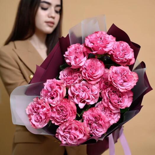 Bouquet of peony-shaped delicate roses