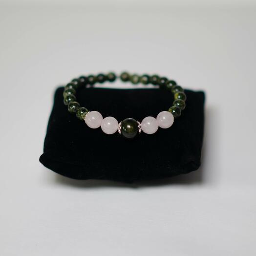 Браслет из натуральных камней "Змеевик, Розовый кварц"