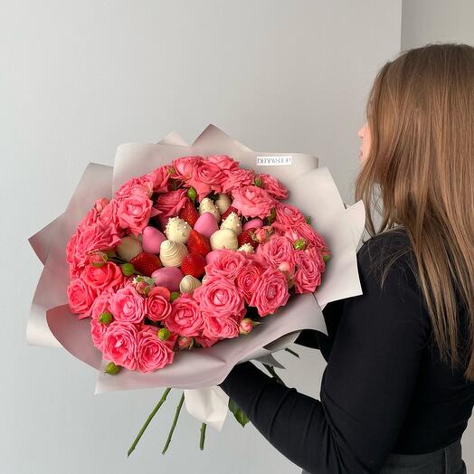 Букет 27🍓 + 7 кустовых роз