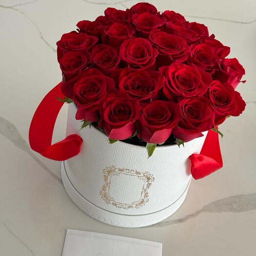 Red Roses in a White Box (S)
