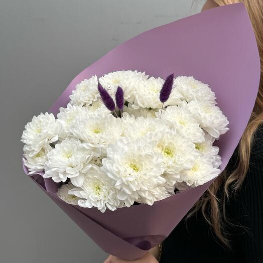Bouquet of white chrysanthemum