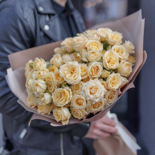 Bouquet of 9 bush roses of Solinero
