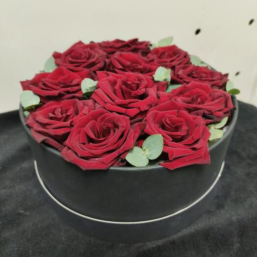 Шляпная коробка с розами