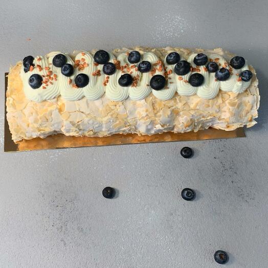 Меренговый рулет с голубикой