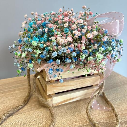 Гипсофила в деревянном ящике ручной работы