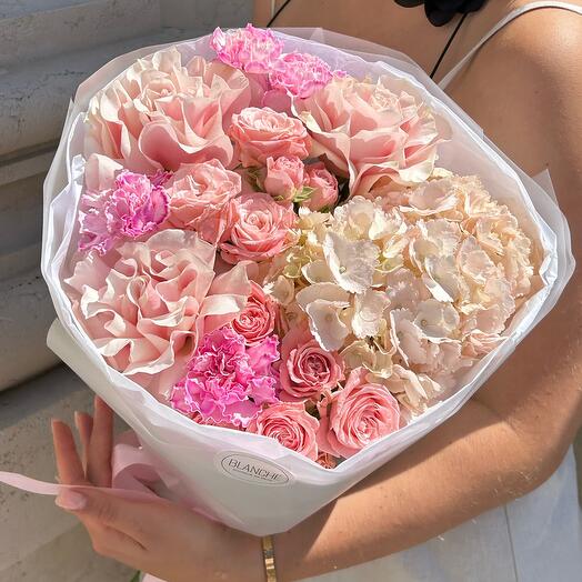 Букет «Тутти-фрутти» с нежной французской розой и пышной гортензией 🎀💕