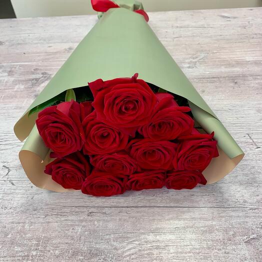 11 red roses of 70 cm each