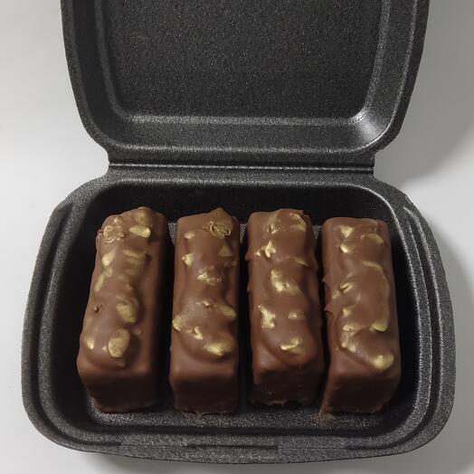 Муссовое пирожное сникерс