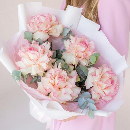 Французские розы с ароматным эвкалиптом -BOUQUET 104-