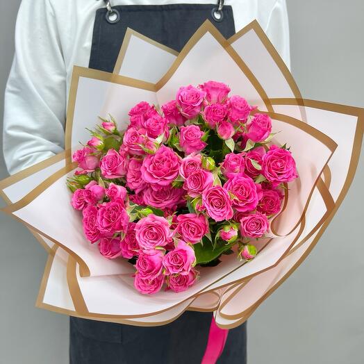 Розы кустовые малиновые 11шт в букете Flowerstorg N1106