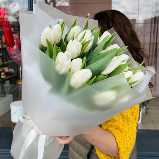 White Tulips 19 pcs