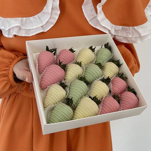 Нежный набор клубника в шоколаде, 16 шт