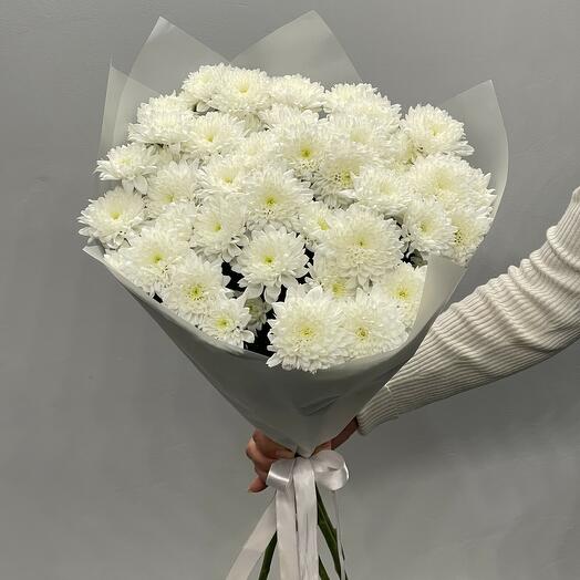 Букет из 7 кустовых белых хризантем
