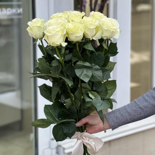 9 белых роз 80 см