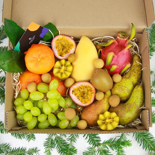 Набор экзотических фруктов "Фруктовый микс 1" в подарочной коробке
