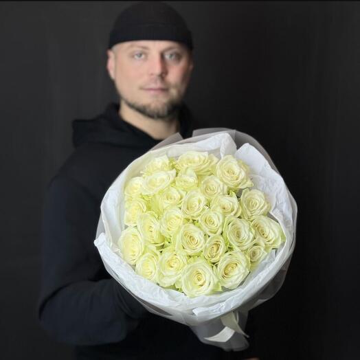 Букет из 25 белых роз