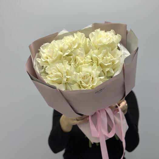 Белые ажурные розы